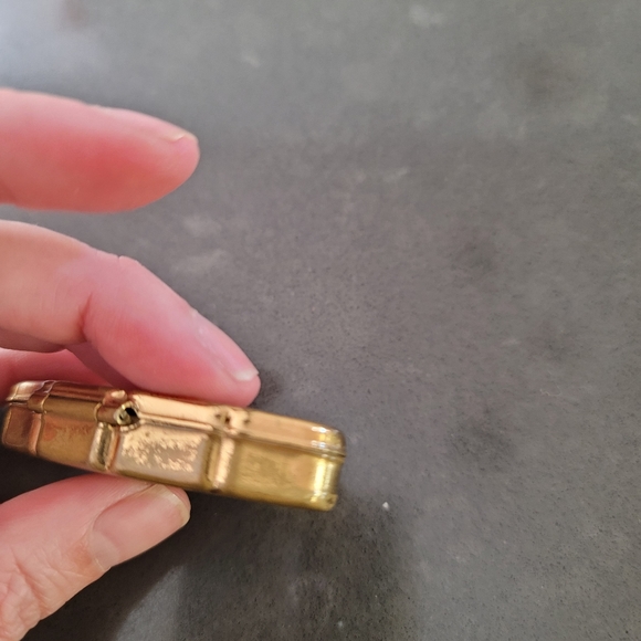 Vintage Stratton Floral Pill/Solid Purfume Case - Picture 5 of 12